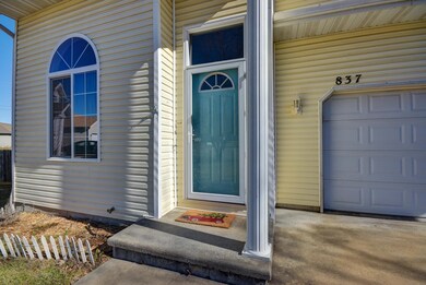 837 W Hickory Nut Ct-5