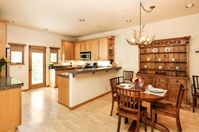 351Branding dining to kitchen