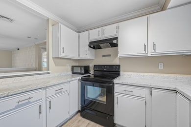 375 Aiken Ave unit 4, Lowell, MA 01850 - photo 5