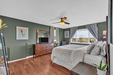 W243S7330 Greenbriar Dr, Waukesha, WI 53189 - photo 5