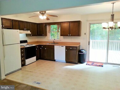 6212 Guthrie Ct, Sykesville, MD 21784 - photo 4