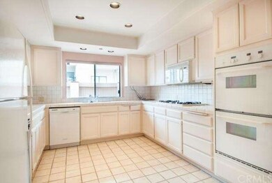 512 Esplanade, Redondo Beach, CA 90277 - photo 2