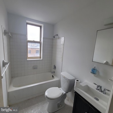 1673 Park Rd NW unit 502, Washington, DC 20010 - photo 6