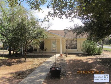 702 E Cedar St, Seguin, TX 78155 - photo 2
