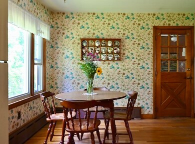 300 Old Marsh Hill Rd, Dracut, MA 01826 - photo 2