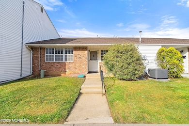 4 Hawaii Ct unit 1003, Matawan, NJ 07747 - photo 3