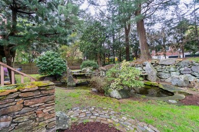 1110 W Roxbury Pkwy, Chestnut Hill, MA 02467 - photo 2