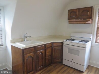 129 Cedar St unit 3, Jenkintown, PA 19046 - photo 3