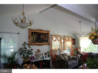 2230 Berkley Rd, Reading, PA 19605 - photo 3