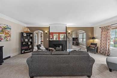 2144 Grande Ave SE, Cedar Rapids, IA 52403 - photo 3