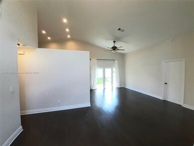 1501 E Oak Knoll Cir, Davie, FL 33324 - photo 5