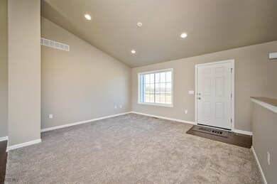 2413 Whispering Ridge Dr, Des Moines, IA 50320 - photo 4