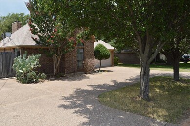 812 Shady Grove Dr, Granbury, TX 76049 - photo 4
