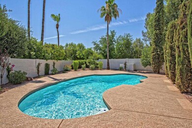 002_Beautiful Sparkling Pool