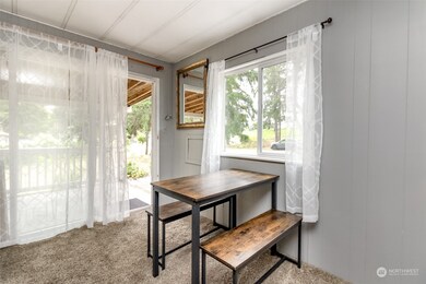 9136 Pepperidge Ln SE, Yelm, WA 98597 - photo 7