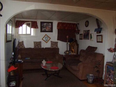 Living Room. LOWER FRONT APT.
