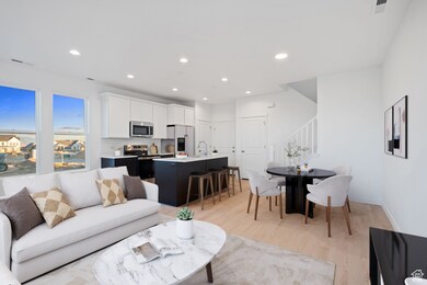 11321 S Offshore Way unit 402, South Jordan, UT 84009 - photo 5