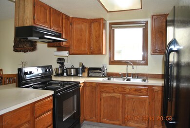 Kitchen with Updated Appliances!