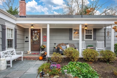 11 Rall Ct, Roseland, NJ 07068 - photo 2