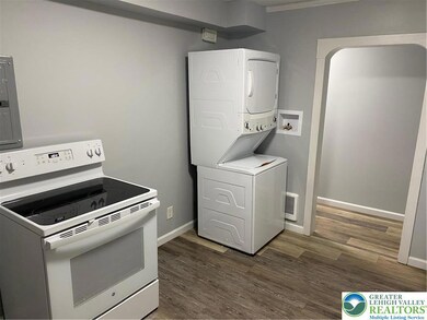 1111 Catasauqua Rd unit 2nd floor, Whitehall, PA 18052 - photo 7