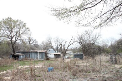 702 Monticello Dr, Springtown, TX 76082 - photo 4