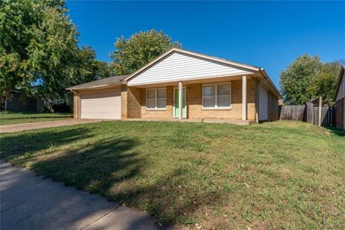 1633 NE 4th St, Moore, OK 73160 - photo 5