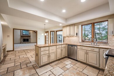 [019] 1200 Brittany Ln, Upper A
