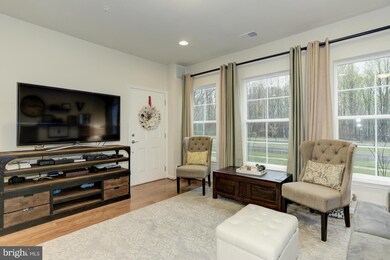 2996 Rittenhouse Cir, Fairfax, VA 22031 - photo 5