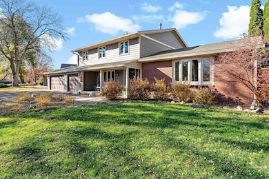 15700 Dawn Dr, Minnetonka, MN 55345 - photo 2