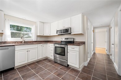 26 Blanche Ave, Cumberland, RI 02864 - photo 4