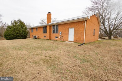 51 Monroe Bay Cir, Colonial Beach, VA 22443 - photo 4