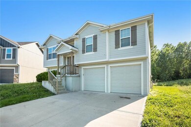 206 Elissa Dr, Raymore, MO 64083 - photo 3