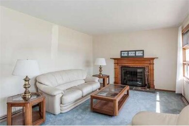 237 Carver St, Springfield, MA 01108 - photo 4