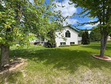 1420 4th St SW, Wadena, MN 56482 - photo 3