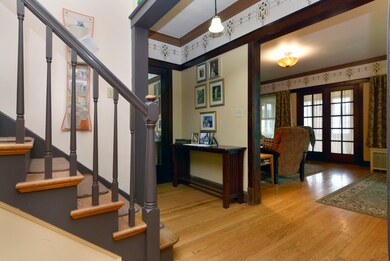 758 Laurel Ave, Des Plaines, IL 60016 - photo 2