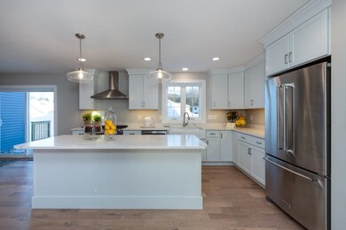 227 Standish Cir unit 187-10-23, Litchfield, NH 03052 - photo 7