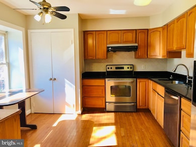 3709 Persimmon Cir, Fairfax, VA 22031 - photo 4