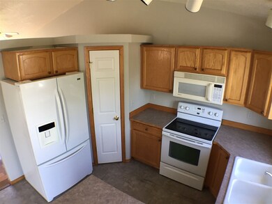 723 E Tara Lee Ave, Medical Lake, WA 99022 - photo 7