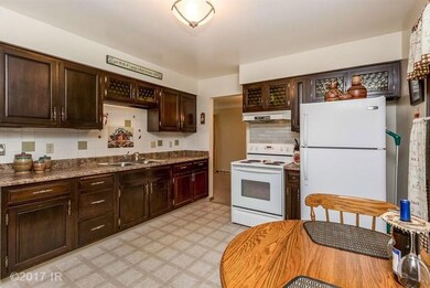 4122 39th Place, Des Moines, IA 50310 - photo 3