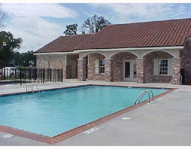 Swimming Pool/Hot Tub/Sauna.