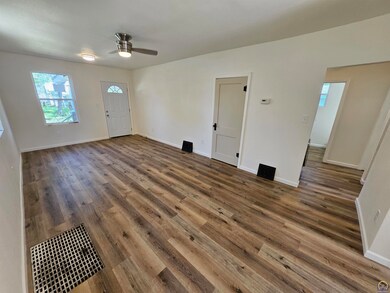 630 SW Lincoln St, Topeka, KS 66606 - photo 5