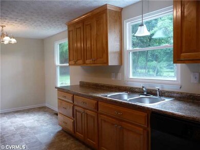 Kitchen - Cooks Delight in this New, Clean & Brigh