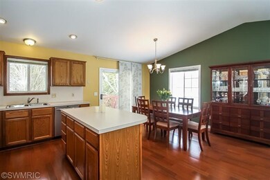 1725 Edith Ave NE, Grand Rapids, MI 49505 - photo 3