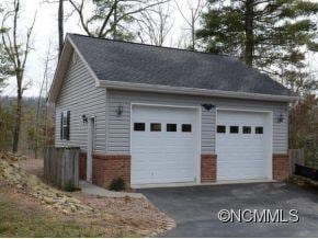 EXTRA DOUBLE GARAGE/WORKSHOP