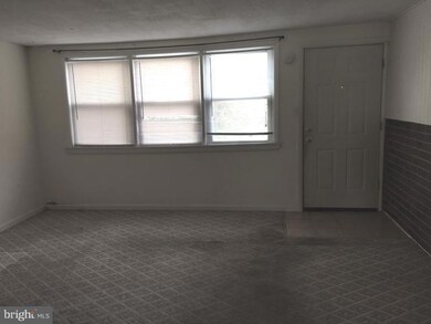 902 Imperial Ct, Halethorpe, MD 21227 - photo 5