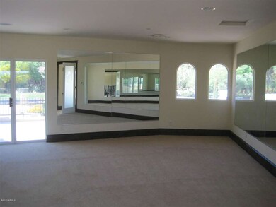EXERCISE ROOM