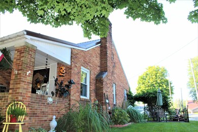 152 W Van Buren St, Nappanee, IN 46550 - photo 5