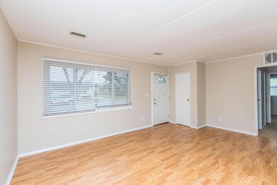 276 Saint Christopher Ln, Columbus, OH 43213 - photo 4