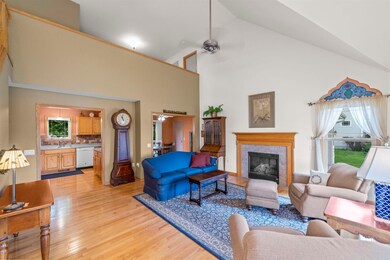 2767 Sunflower Dr, Fitchburg, WI 53711 - photo 4