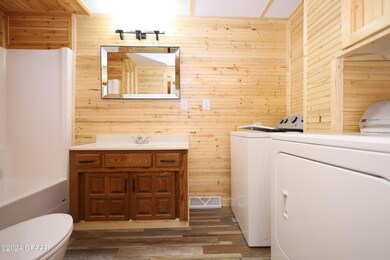 120 2nd St NW, Hillsboro, ND 58045 - photo 4